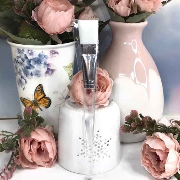 ✅ FREE with any mask! GRACE & STELLA Face Mask Applicator Brush *BNIP - Picture 1 of 12